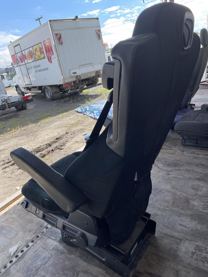 MERCEDES-BENZ ACTROS MP4 AIR DRIVER SEAT - مقاعد السيارات - شاحنة: صور 5 MERCEDES-BENZ ACTROS MP4 AIR DRIVER SEAT - مقاعد السيارات - شاحنة: صور 5