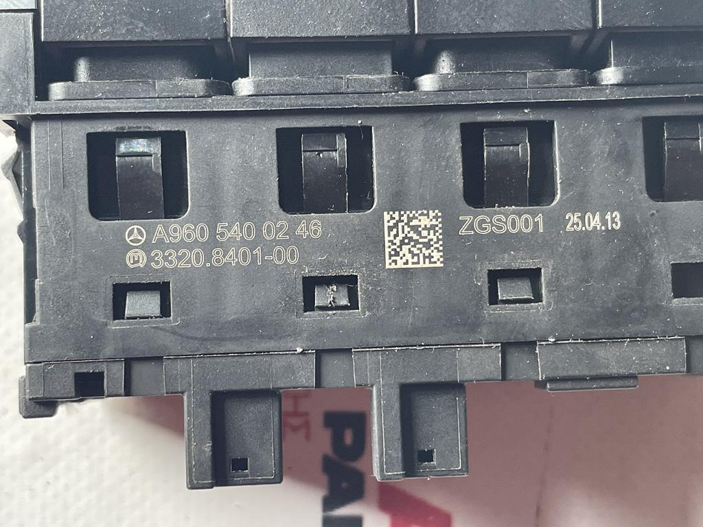 MERCEDES-BENZ ACTROS MP4 SWITHES - A960 5400246 - النظام الكهربائي - شاحنة: صور 2 MERCEDES-BENZ ACTROS MP4 SWITHES - A960 5400246 - النظام الكهربائي - شاحنة: صور 2