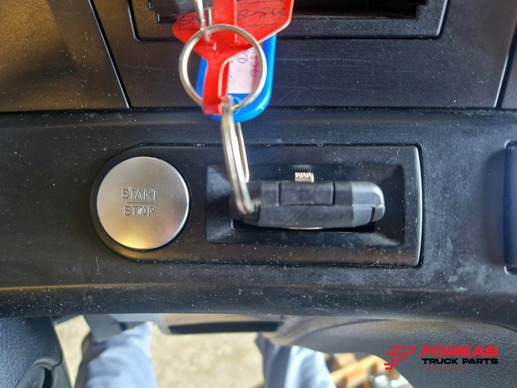 MERCEDES-BENZ ACTROS MP4 - لوحة القيادة - شاحنة: صور 3 MERCEDES-BENZ ACTROS MP4 - لوحة القيادة - شاحنة: صور 3