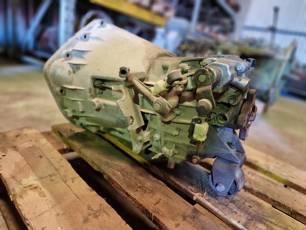 MERCEDES-BENZ SPRINTER 711605 - علبة التروس - شاحنة: صور 3 MERCEDES-BENZ SPRINTER 711605 - علبة التروس - شاحنة: صور 3