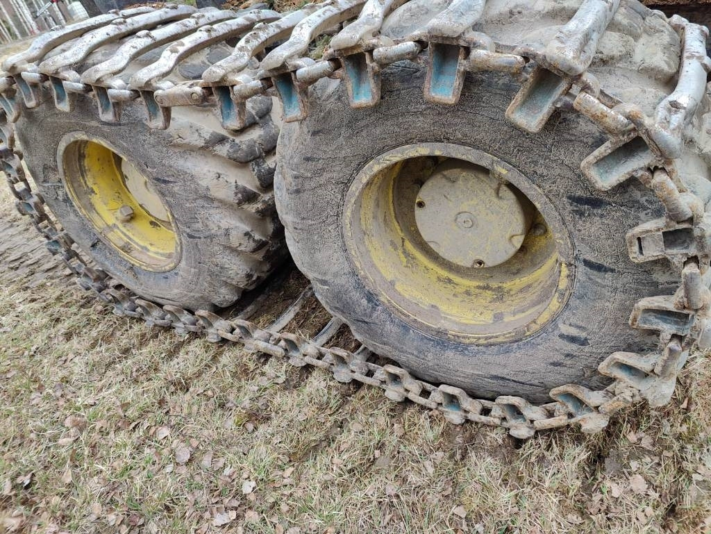 شاحنات نقل الأخشاب في الغابات John Deere 1210 G: صور 18