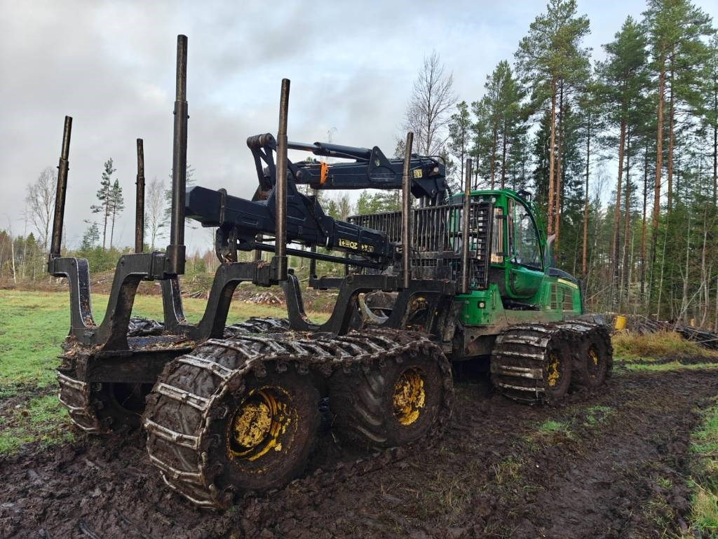 John Deere 1210 G - شاحنات نقل الأخشاب في الغابات: صور 5 John Deere 1210 G - شاحنات نقل الأخشاب في الغابات: صور 5