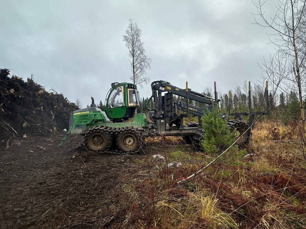 John Deere 1510 G - شاحنات نقل الأخشاب في الغابات: صور 3 John Deere 1510 G - شاحنات نقل الأخشاب في الغابات: صور 3