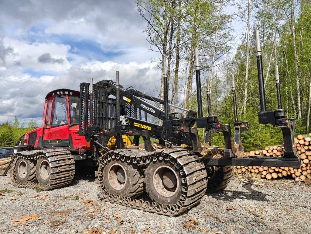 Komatsu 855 - شاحنات نقل الأخشاب في الغابات: صور 3 Komatsu 855 - شاحنات نقل الأخشاب في الغابات: صور 3