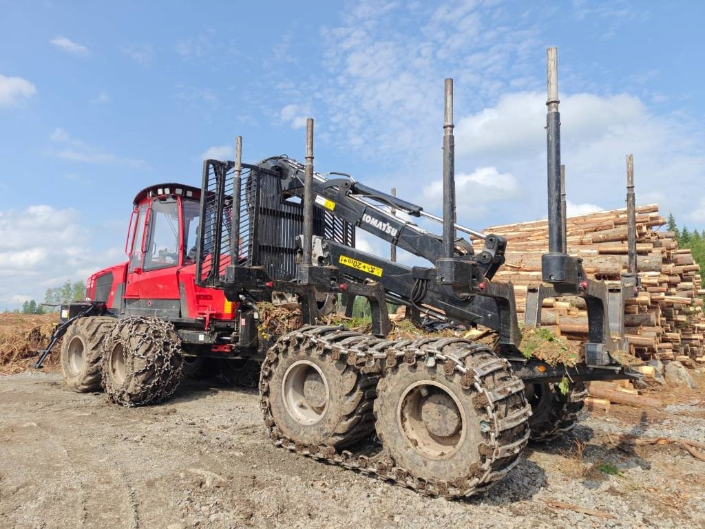 Komatsu 875 - شاحنات نقل الأخشاب في الغابات: صور 3 Komatsu 875 - شاحنات نقل الأخشاب في الغابات: صور 3