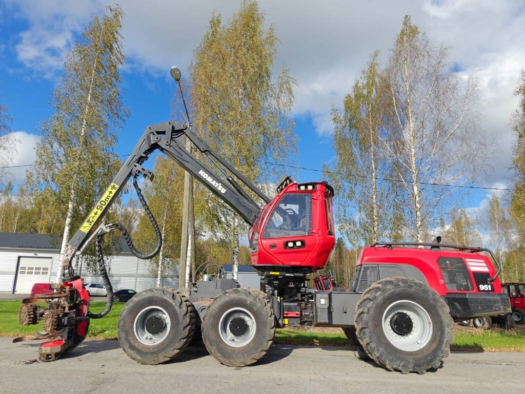 Komatsu 951 - الحصادات: صور 2 Komatsu 951 - الحصادات: صور 2