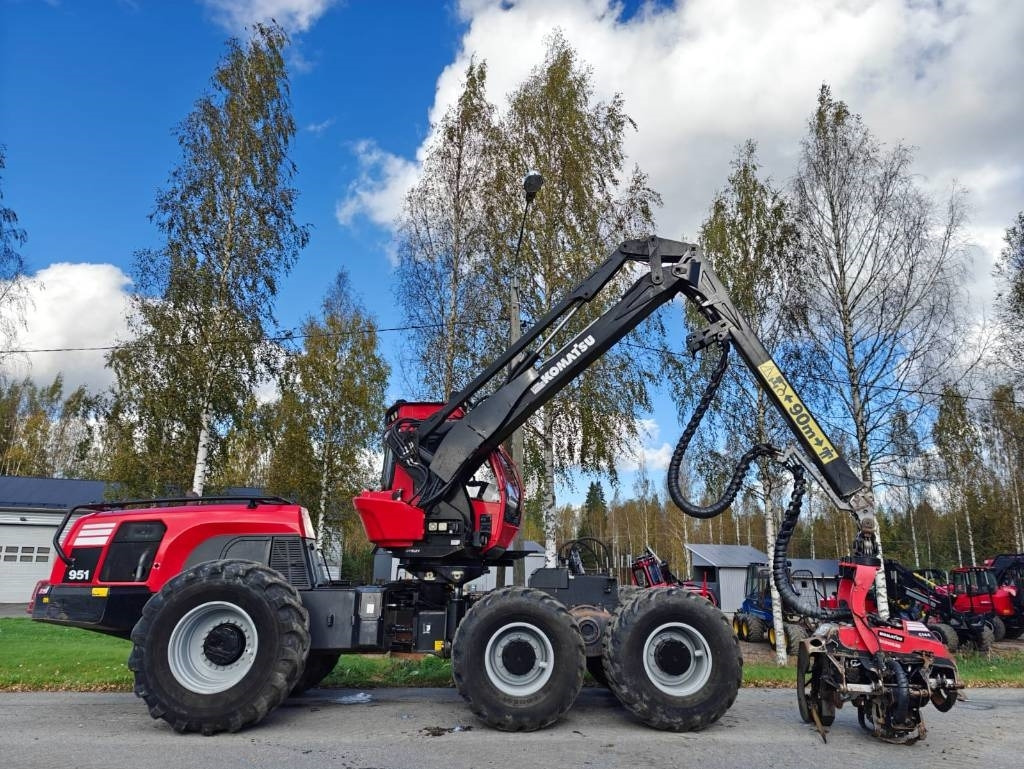 Komatsu 951 - الحصادات: صور 5 Komatsu 951 - الحصادات: صور 5