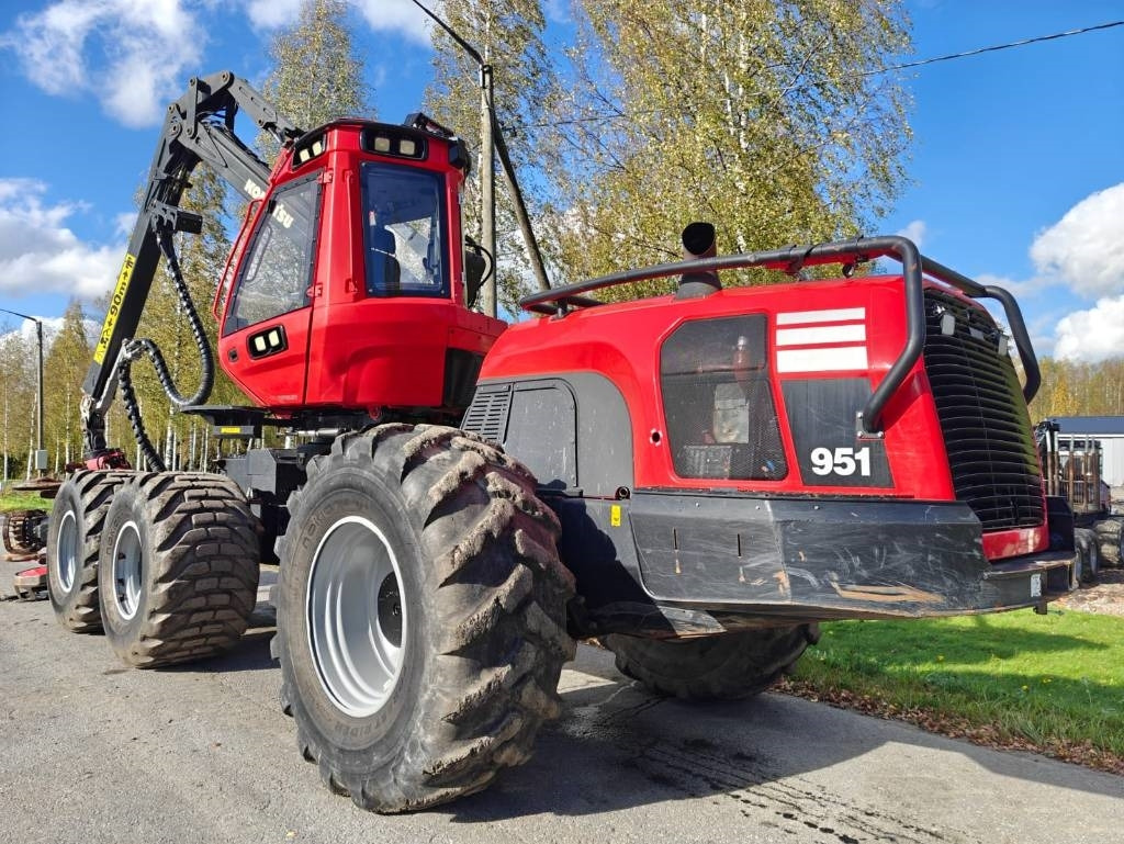 Komatsu 951 - الحصادات: صور 3 Komatsu 951 - الحصادات: صور 3