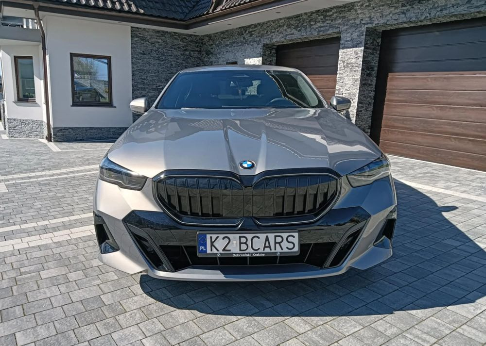 BMW Seria 5 - سيدان: صور 3 BMW Seria 5 - سيدان: صور 3