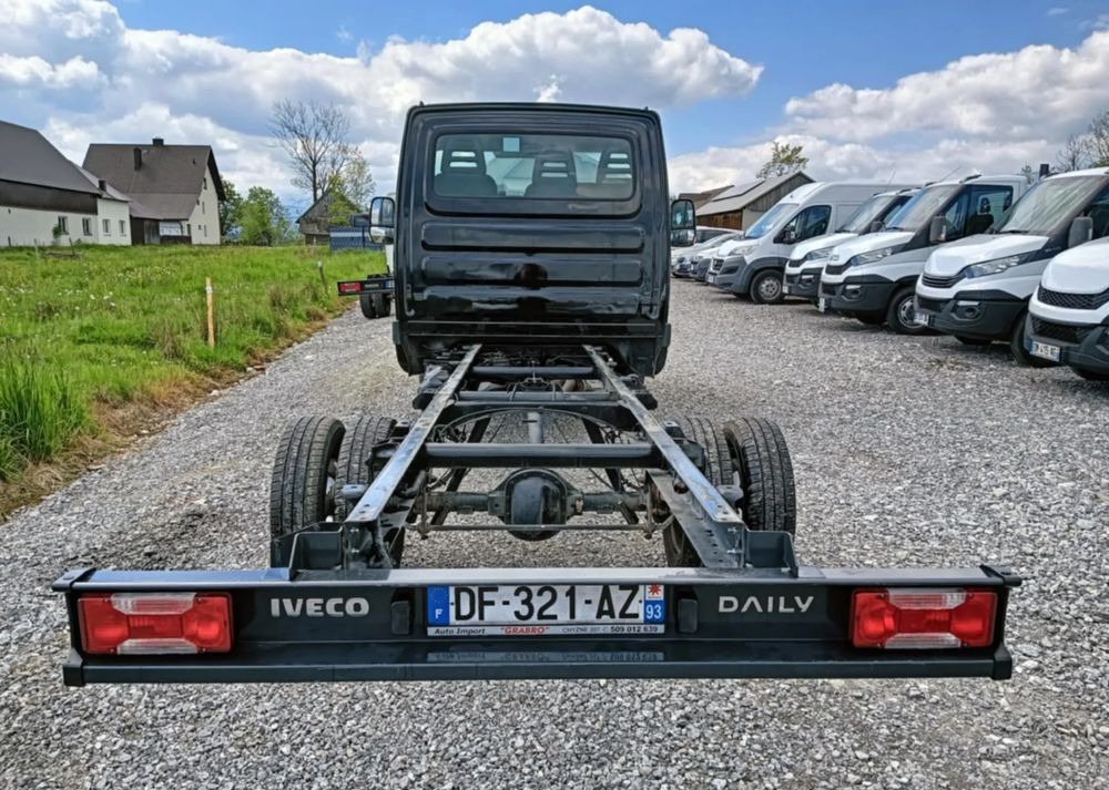 Iveco 35C13, 35C12, 35C14, 35C15 - الشاسيه شاحنة: صور 3 Iveco 35C13, 35C12, 35C14, 35C15 - الشاسيه شاحنة: صور 3