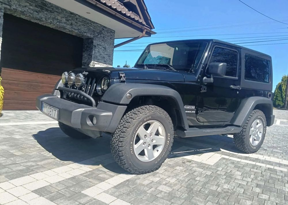 Jeep Wrangler 2.8 CRD Sport - كابريوليه: صور 2 Jeep Wrangler 2.8 CRD Sport - كابريوليه: صور 2