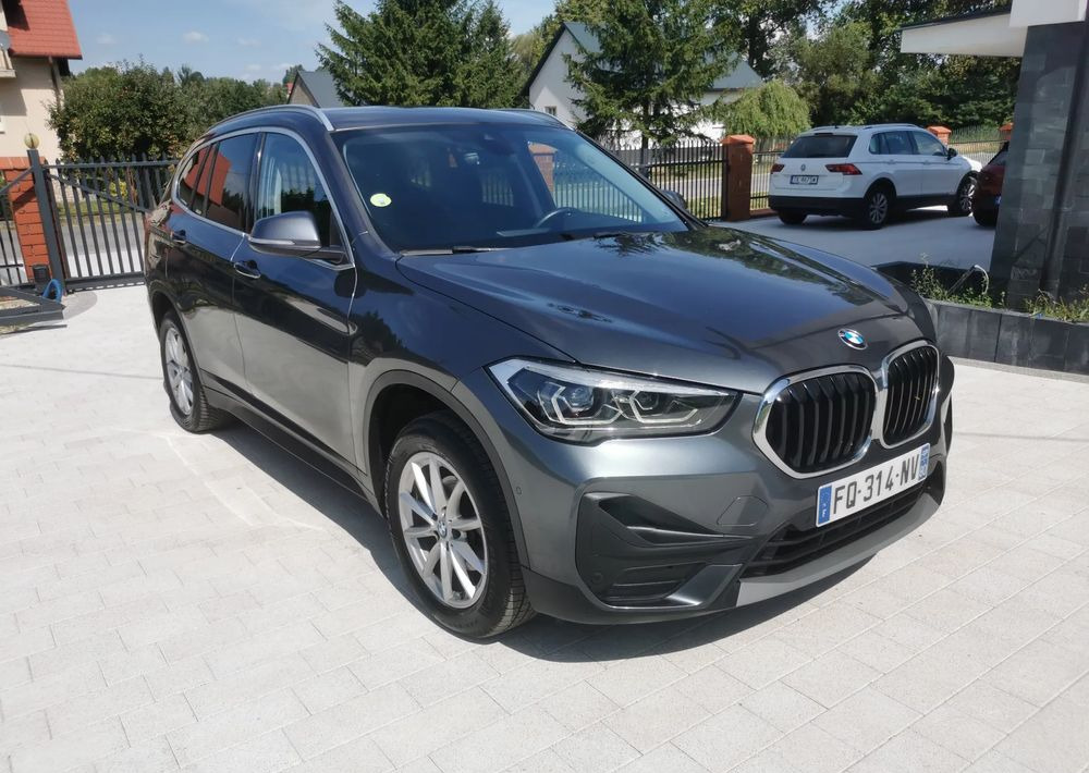 BMW X1 sDrive16d - سيارة ستيشن: صور 1 BMW X1 sDrive16d - سيارة ستيشن: صور 1