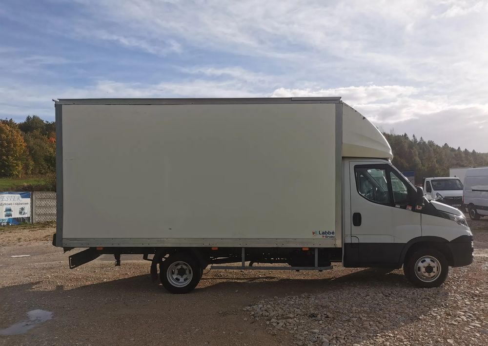 Iveco 3.0-150KM Daily 35C15 Kontener długi rama 35-150 kiper Klimatyzacja długi rozstaw - الشاحنات الصغيرة صندوق مغلق: صور 4 Iveco 3.0-150KM Daily 35C15 Kontener długi rama 35-150 kiper Klimatyzacja długi rozstaw - الشاحنات الصغيرة صندوق مغلق: صور 4