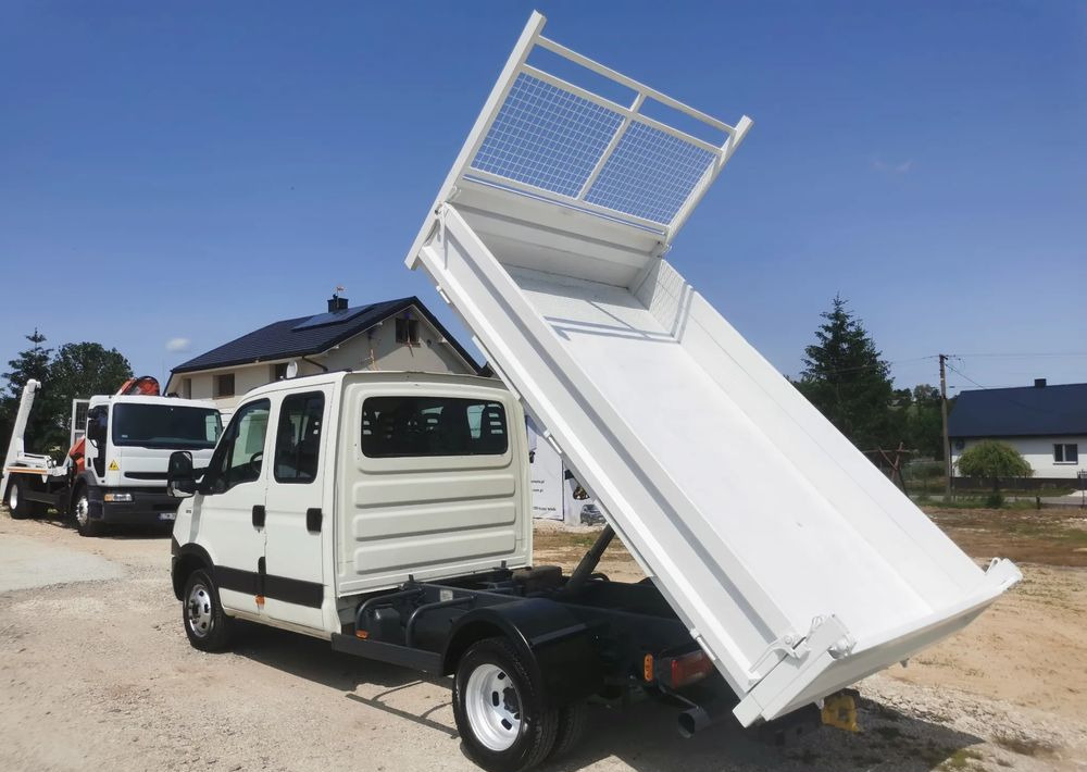 Iveco Daily 35C13 Kiper brygadówka 7-os wywrotka 130KM klimatyzacja Hak doka - قلاب صغير: صور 3 Iveco Daily 35C13 Kiper brygadówka 7-os wywrotka 130KM klimatyzacja Hak doka - قلاب صغير: صور 3