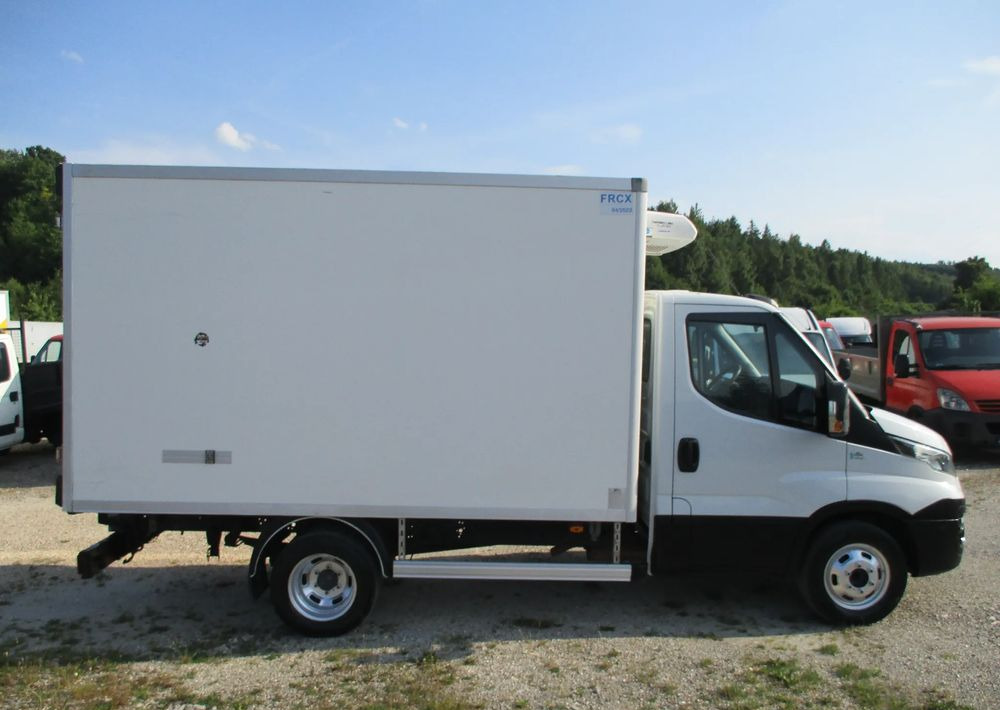 Iveco Daily 35C13 chłodnia Mroźnia na bliźniaku 35-130 Thermo King agregat - الشاحنات الصغيرة المبردة: صور 3 Iveco Daily 35C13 chłodnia Mroźnia na bliźniaku 35-130 Thermo King agregat - الشاحنات الصغيرة المبردة: صور 3