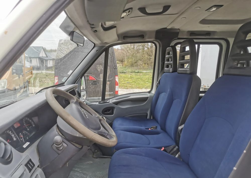قلاب صغير Iveco Daily 35C15 Brygadówka 3.0 - 150KM wywrotka Klimatyzacja Dubel hak kiper doka: صور 11 قلاب صغير Iveco Daily 35C15 Brygadówka 3.0 - 150KM wywrotka Klimatyzacja Dubel hak kiper doka: صور 11