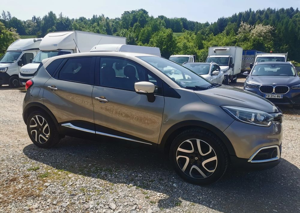 Renault Captur 0.9 Energy TCe Intens - سيارة دفع رباعي: صور 2 Renault Captur 0.9 Energy TCe Intens - سيارة دفع رباعي: صور 2