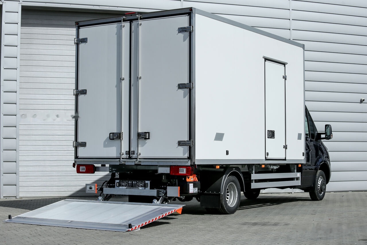 Mercedes-Benz Sprinter 319 - الشاحنات الصغيرة صندوق مغلق: صور 3 Mercedes-Benz Sprinter 319 - الشاحنات الصغيرة صندوق مغلق: صور 3