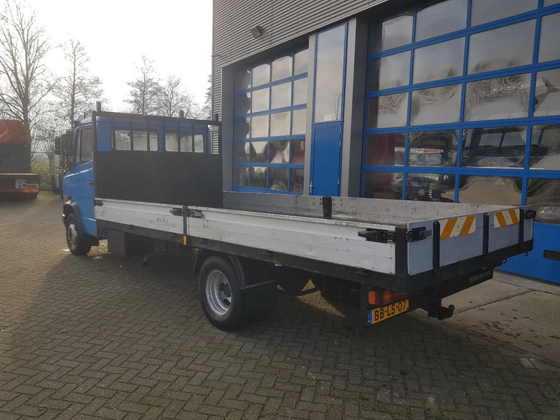 Mercedes-Benz 611 D Open laadbak Manual - شاحنات مسطحة: صور 4 Mercedes-Benz 611 D Open laadbak Manual - شاحنات مسطحة: صور 4