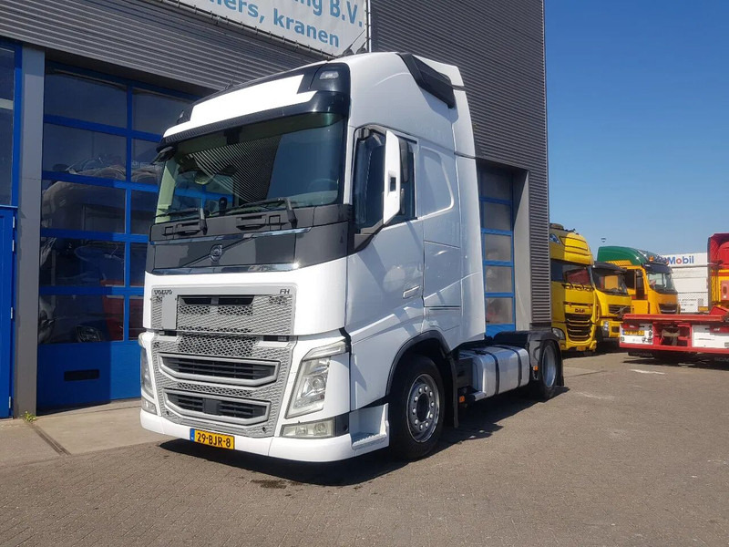 Volvo FH 420 Low deck XL Cabine hefschotel I-Parc Cool - شاحنة جرار: صور 2 Volvo FH 420 Low deck XL Cabine hefschotel I-Parc Cool - شاحنة جرار: صور 2
