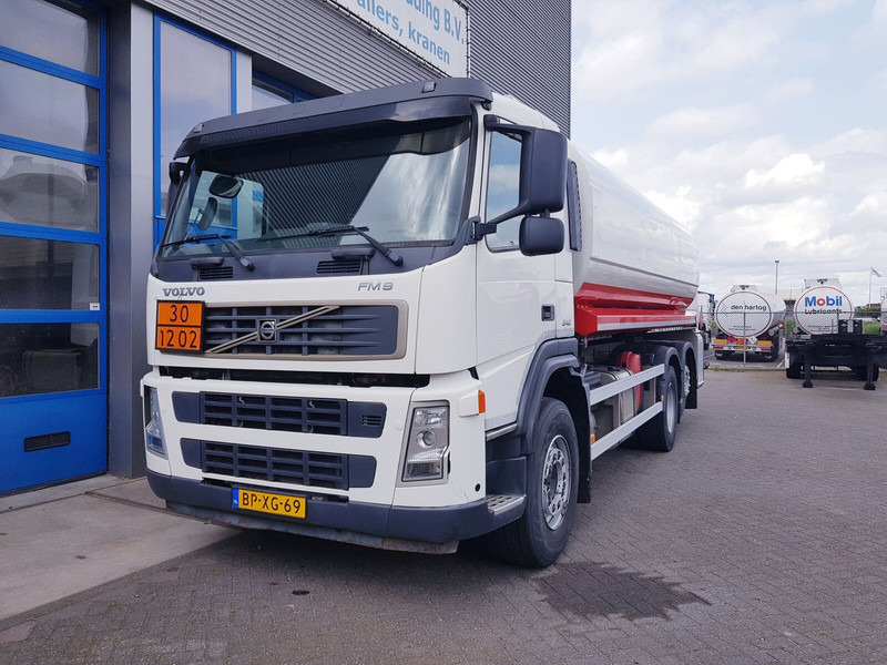 Volvo FM 9.340 - شاحنة صهريج: صور 2 Volvo FM 9.340 - شاحنة صهريج: صور 2