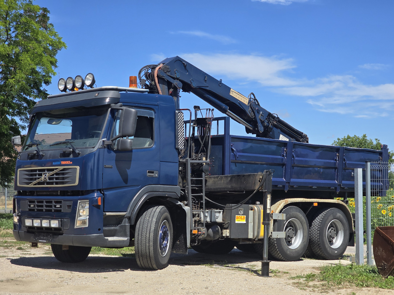 VOLVO FM 420 6X4 / KIPPER / CRANE HMF 1823 K4 - قلابات, شاحنة كرين: صور 2 VOLVO FM 420 6X4 / KIPPER / CRANE HMF 1823 K4 - قلابات, شاحنة كرين: صور 2