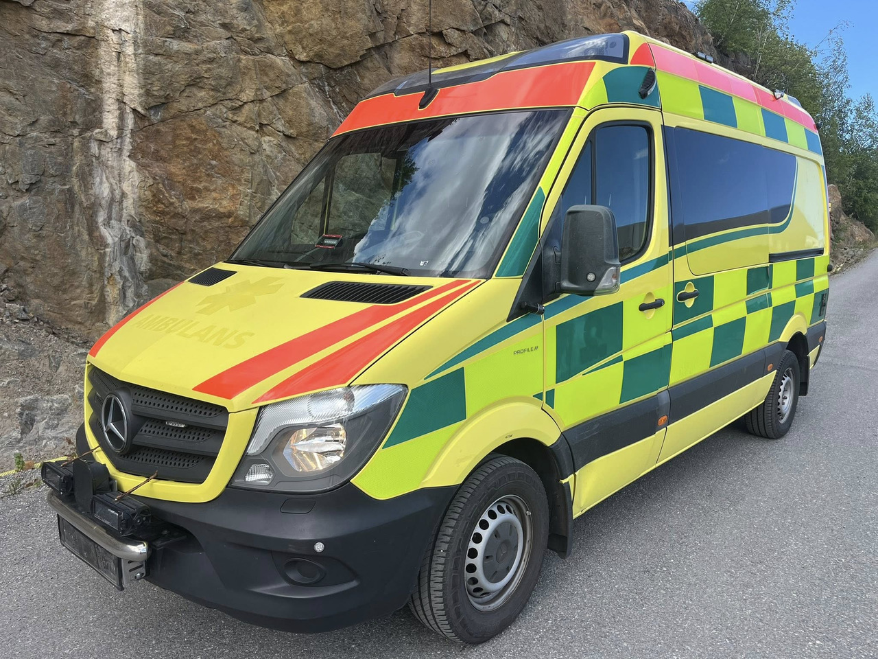 Mercedes-Benz Sprinter 319 - AMBULANCE / Krankenwagen / Ambulancia - سيارة إسعاف: صور 1 Mercedes-Benz Sprinter 319 - AMBULANCE / Krankenwagen / Ambulancia - سيارة إسعاف: صور 1