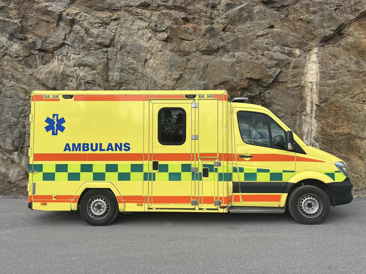 Mercedes-Benz Sprinter 319 - AMBULANCEBOX / Krankenwagen / ambulance - سيارة إسعاف: صور 2 Mercedes-Benz Sprinter 319 - AMBULANCEBOX / Krankenwagen / ambulance - سيارة إسعاف: صور 2