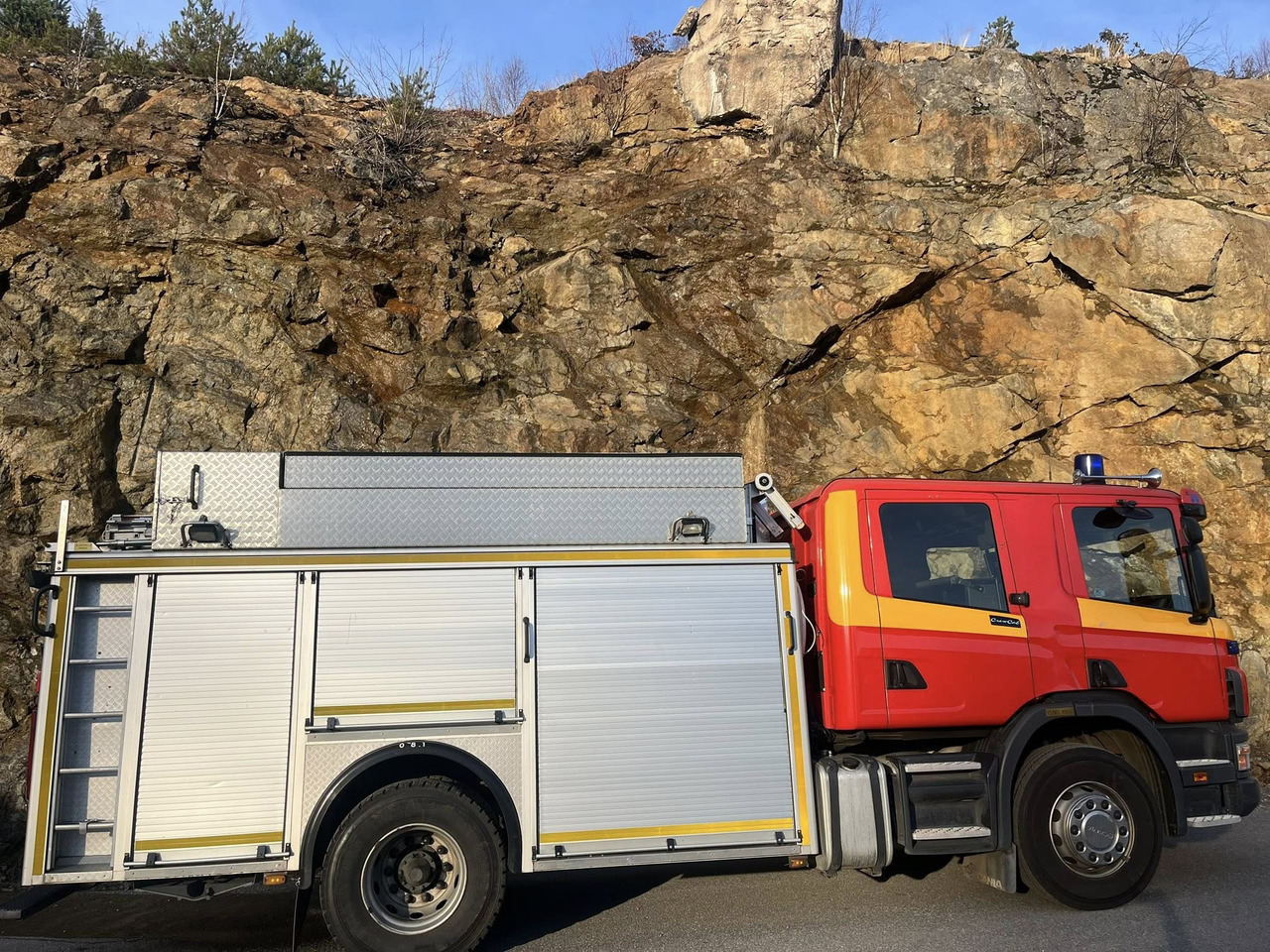 SCANIA P94GB 4x2 NZ310 - Fire engine - RESERVERAD !! - المطافئ: صور 5 SCANIA P94GB 4x2 NZ310 - Fire engine - RESERVERAD !! - المطافئ: صور 5