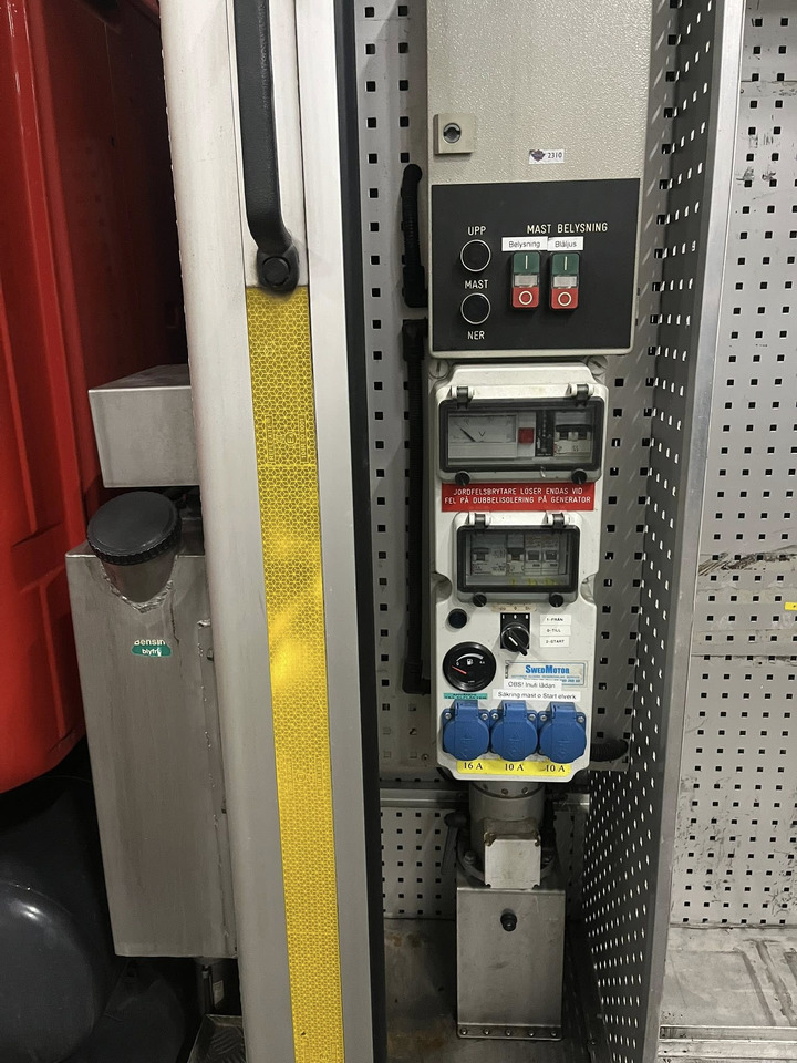 SCANIA P94GB 4x2 NZ310 - Fire engine - المطافئ: صور 5 SCANIA P94GB 4x2 NZ310 - Fire engine - المطافئ: صور 5