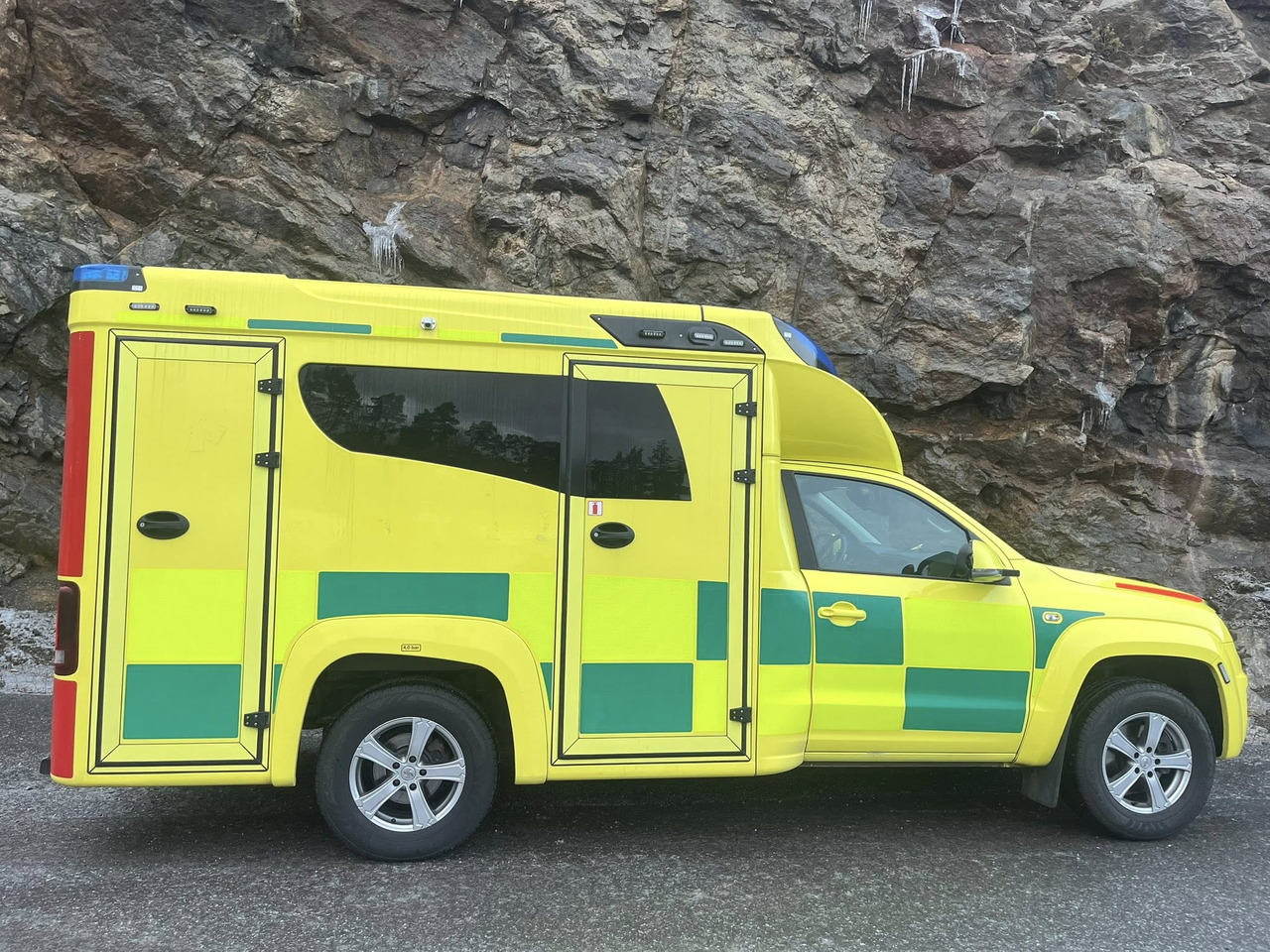 VOLKSWAGEN Amarok 4motion - سيارة إسعاف: صور 4 VOLKSWAGEN Amarok 4motion - سيارة إسعاف: صور 4