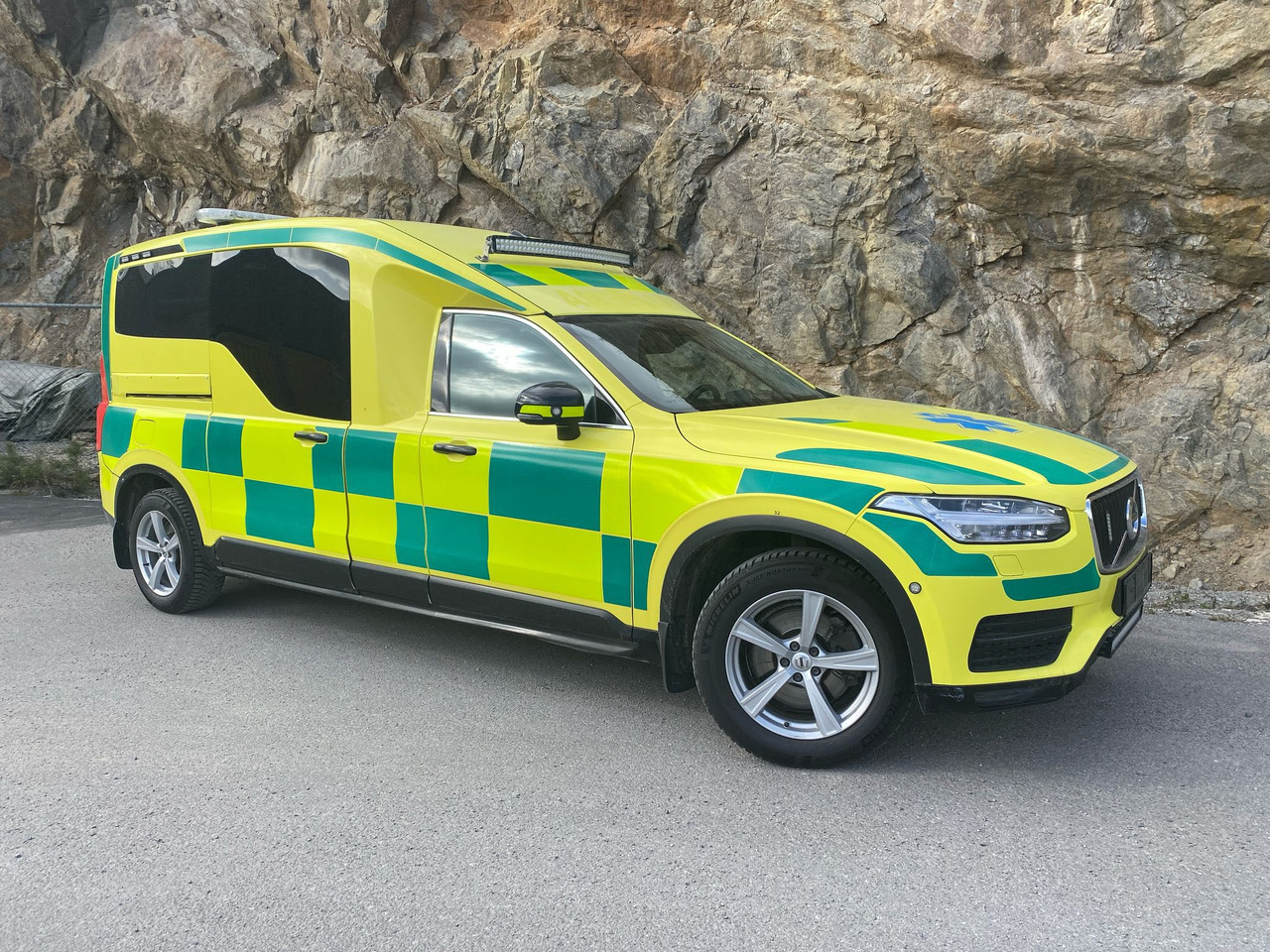 Volvo Nilsson XC90 D5 AWD - Ambulance / Krankenwagen / Швидка допомога - سيارة إسعاف: صور 1 Volvo Nilsson XC90 D5 AWD - Ambulance / Krankenwagen / Швидка допомога - سيارة إسعاف: صور 1