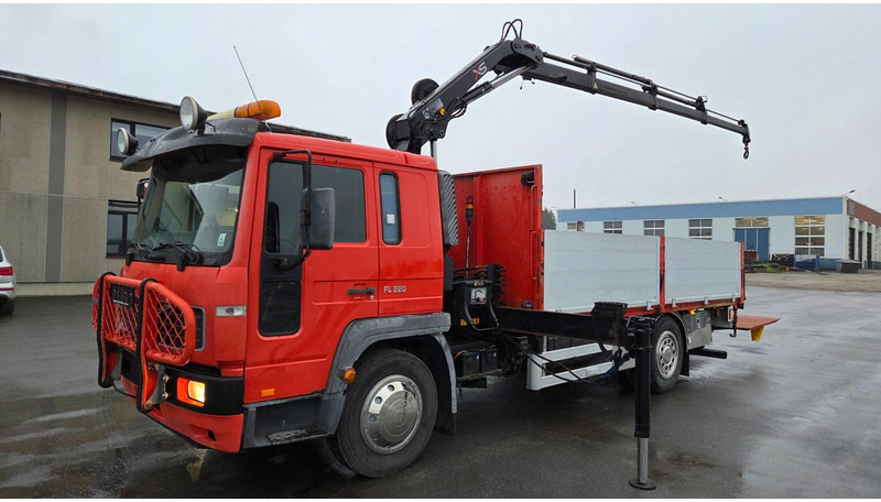 Volvo FL220 4X2 HIAB 077 - شاحنات مسطحة, شاحنة كرين: صور 1 Volvo FL220 4X2 HIAB 077 - شاحنات مسطحة, شاحنة كرين: صور 1