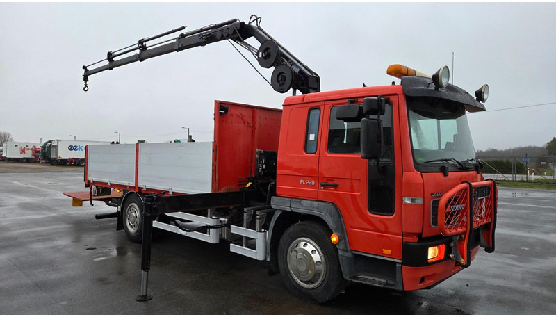 Volvo FL220 4X2 HIAB 077 - شاحنات مسطحة, شاحنة كرين: صور 2 Volvo FL220 4X2 HIAB 077 - شاحنات مسطحة, شاحنة كرين: صور 2