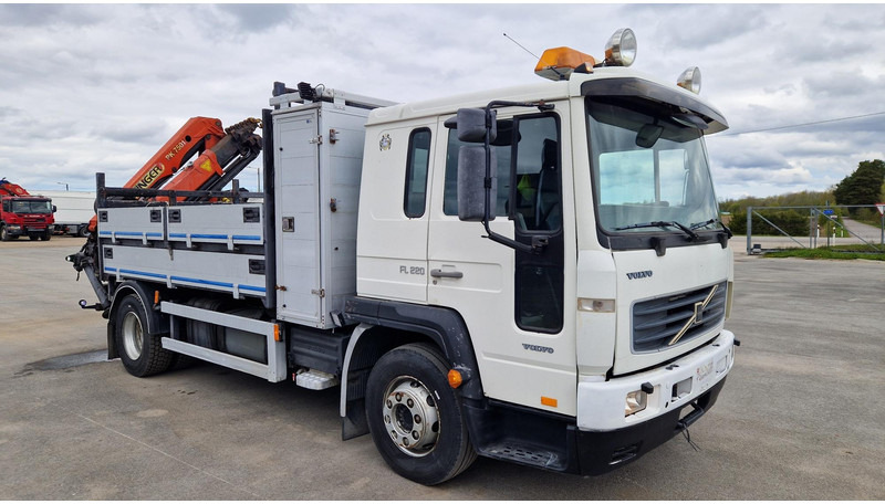 Volvo FL220 4X2 Palfinger PK7501 - شاحنات مسطحة, شاحنة كرين: صور 5 Volvo FL220 4X2 Palfinger PK7501 - شاحنات مسطحة, شاحنة كرين: صور 5