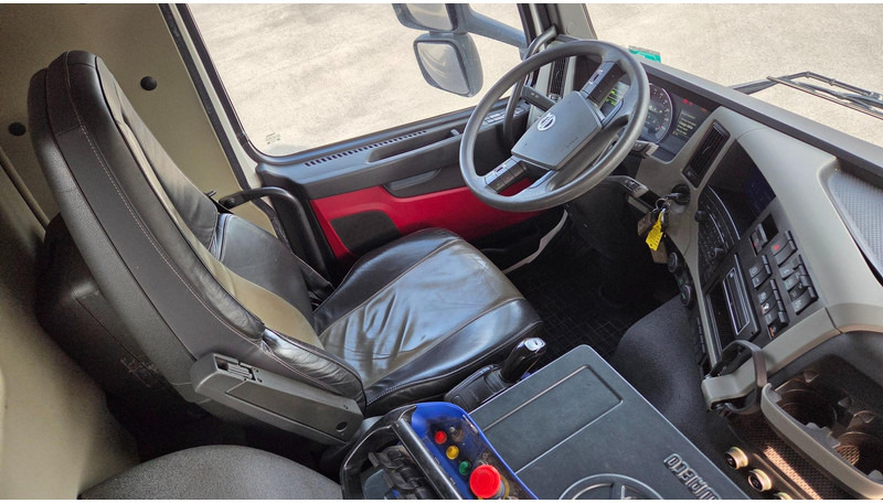 شاحنة ذات الخطاف, شاحنة كرين Volvo FM330 6X2*4: صور 11