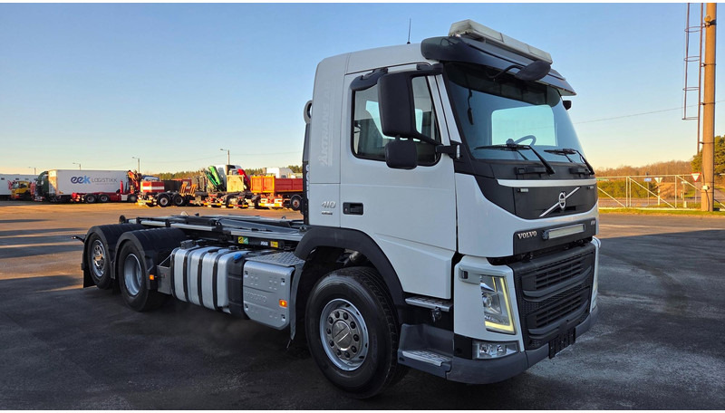 Volvo FM410 6X2*4 - شاحنة ذات الخطاف: صور 2 Volvo FM410 6X2*4 - شاحنة ذات الخطاف: صور 2