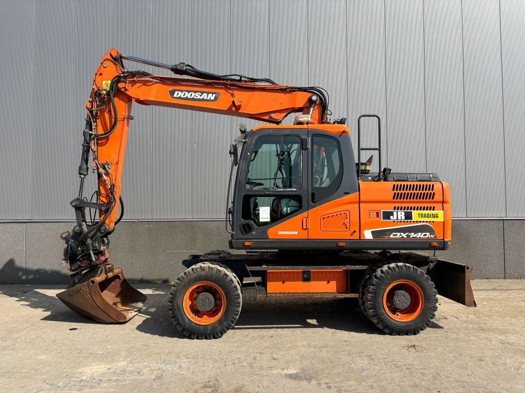Doosan DX 140 W-5 (R5 Rototilt) - حفارة على عجلات: صور 1 Doosan DX 140 W-5 (R5 Rototilt) - حفارة على عجلات: صور 1