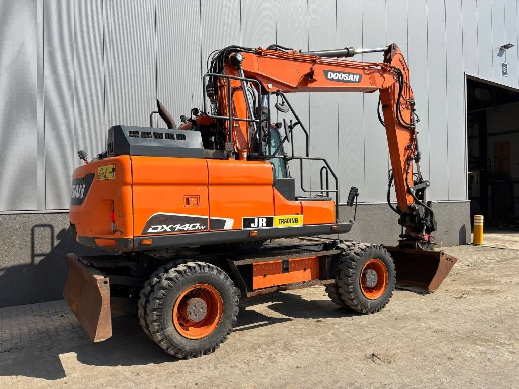Doosan DX 140 W-5 (R5 Rototilt) - حفارة على عجلات: صور 5 Doosan DX 140 W-5 (R5 Rototilt) - حفارة على عجلات: صور 5