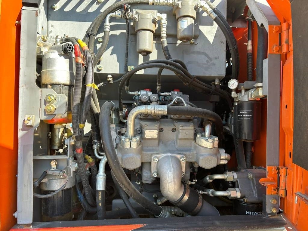 Hitachi ZX 140 W-5B  إيجار Hitachi ZX 140 W-5B: صور 26