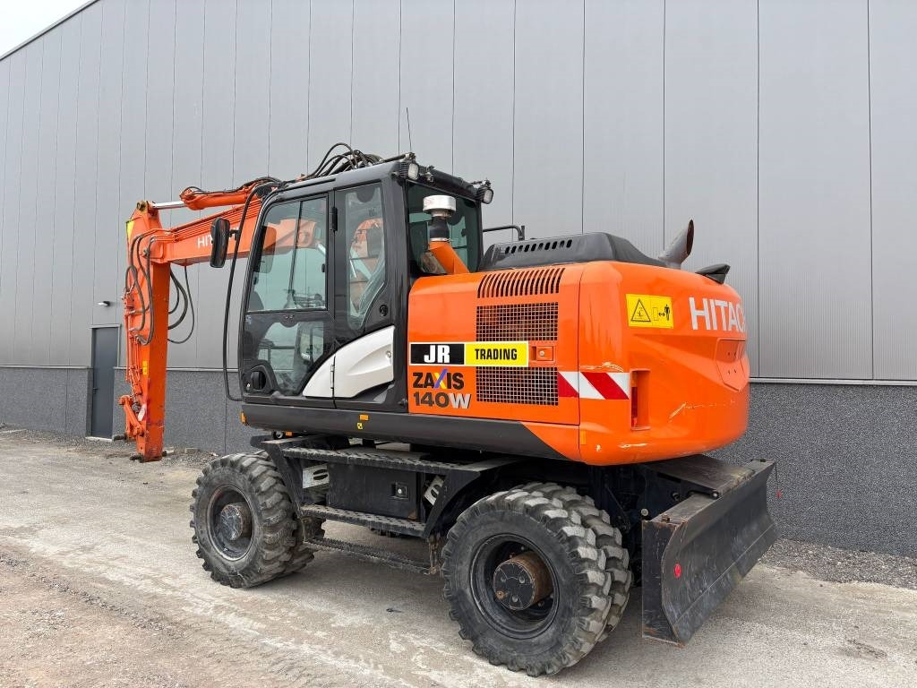 Hitachi ZX 140 W-5B - حفارة على عجلات: صور 3 Hitachi ZX 140 W-5B - حفارة على عجلات: صور 3