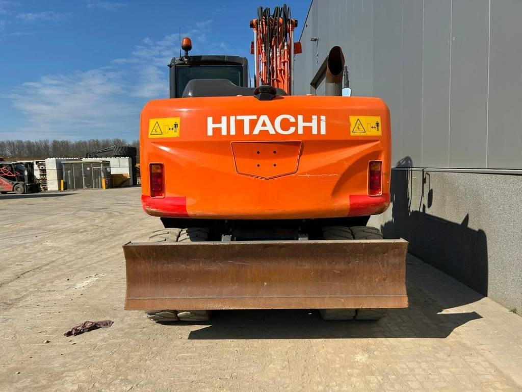 Hitachi ZX 140 W-5B - حفارة على عجلات: صور 4 Hitachi ZX 140 W-5B - حفارة على عجلات: صور 4