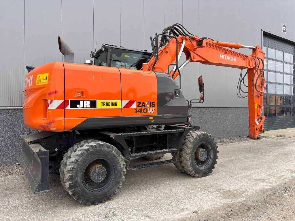 Hitachi ZX 140 W-5B - حفارة على عجلات: صور 5 Hitachi ZX 140 W-5B - حفارة على عجلات: صور 5