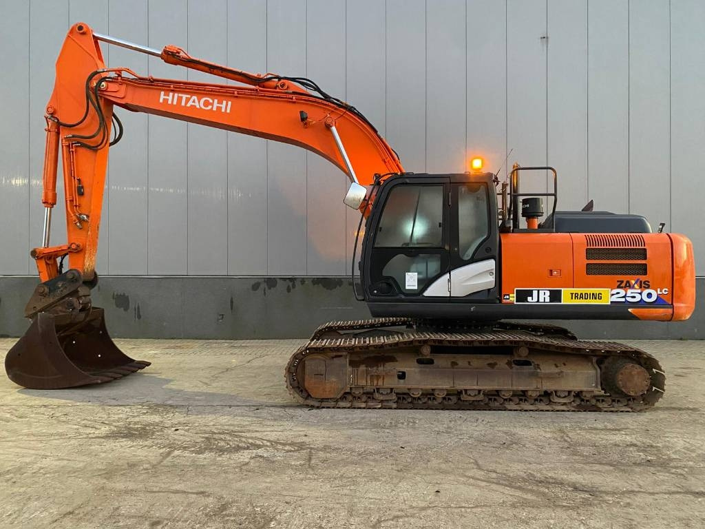 Hitachi ZX 250 LC-6 (GPS Prepared) - حفارات زحافة: صور 1 Hitachi ZX 250 LC-6 (GPS Prepared) - حفارات زحافة: صور 1