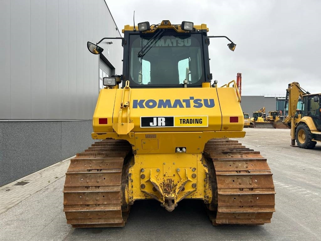 Komatsu D 65 WX-18 - بلدوزر: صور 4 Komatsu D 65 WX-18 - بلدوزر: صور 4