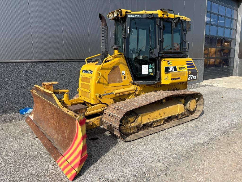 Komatsu D37 PX-23 - بلدوزر: صور 1 Komatsu D37 PX-23 - بلدوزر: صور 1