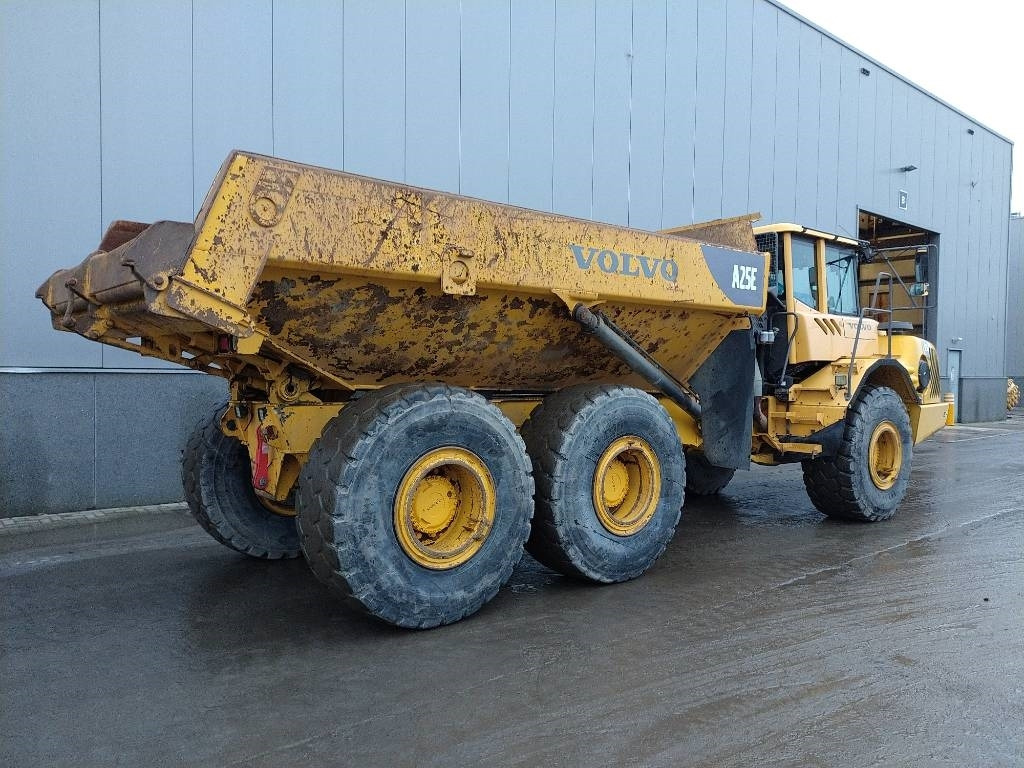 Volvo A 25 E - شاحنة مفصلية: صور 5 Volvo A 25 E - شاحنة مفصلية: صور 5