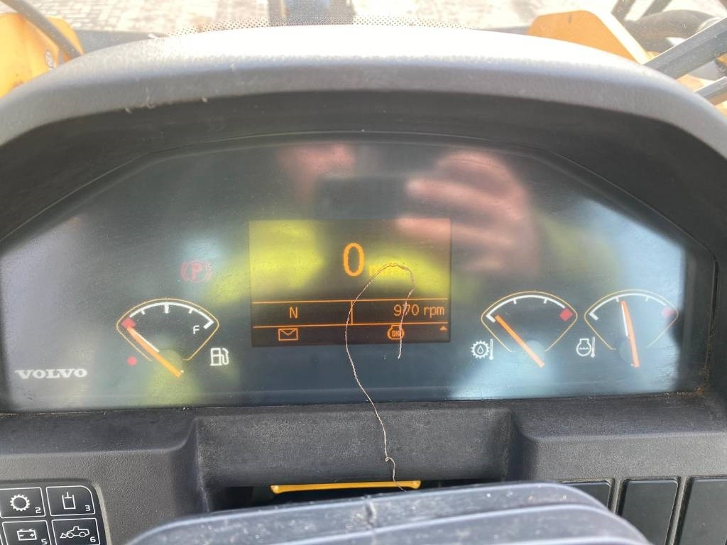 اللودر بعجل Volvo L 90 G: صور 16 اللودر بعجل Volvo L 90 G: صور 16