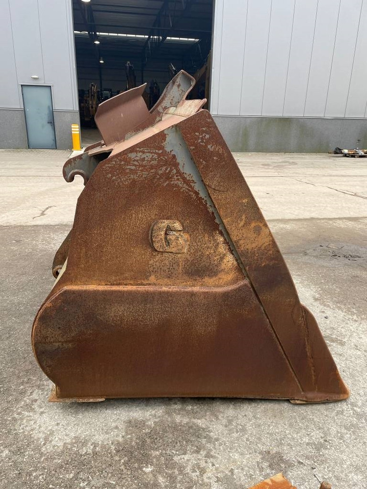 Volvo L250H L260H coupler + GP bucket - بكت - آلات البناء: صور 2 Volvo L250H L260H coupler + GP bucket - بكت - آلات البناء: صور 2