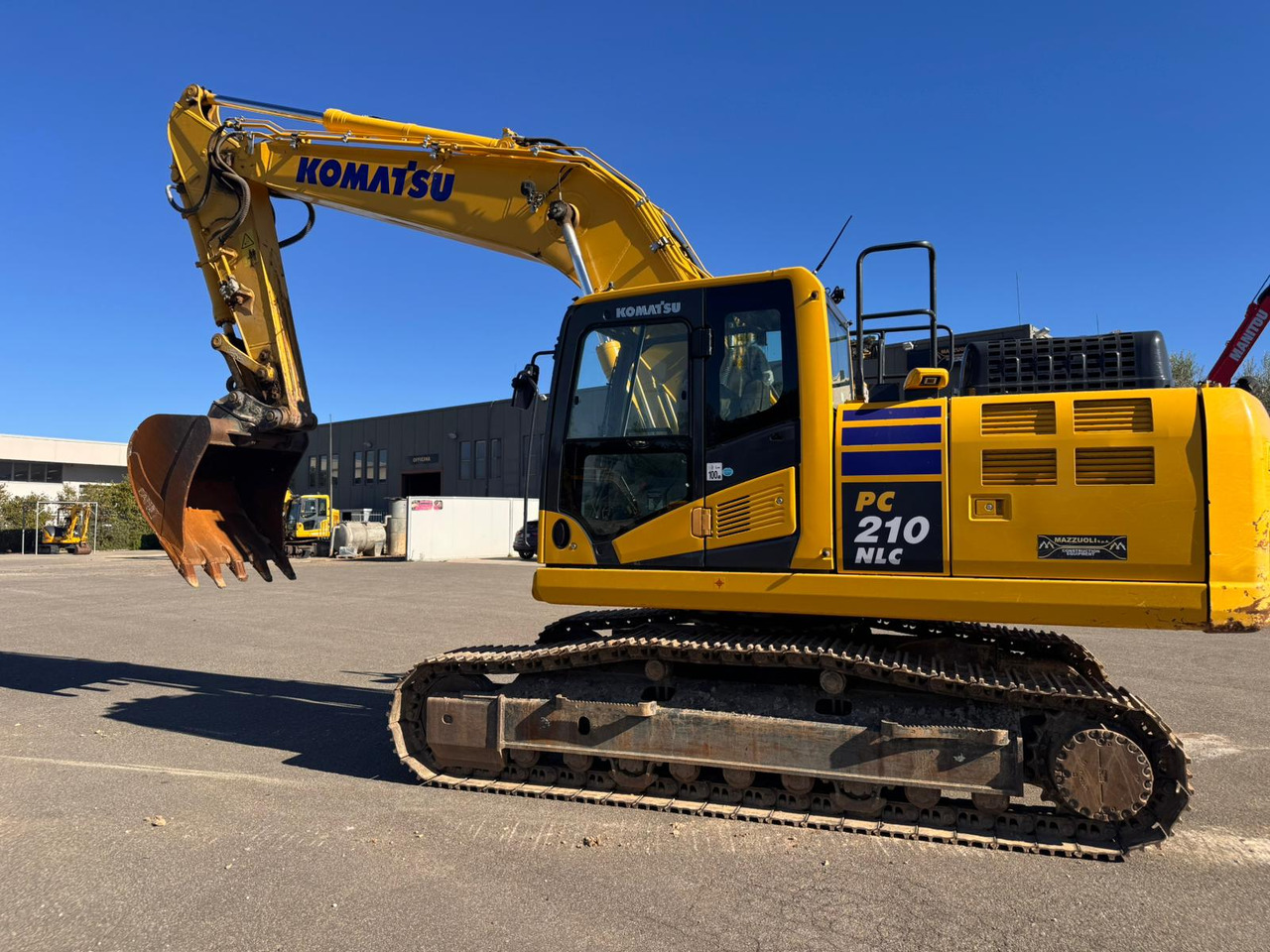 KOMATSU PC210 NLC-11 - حفارة: صور 2 KOMATSU PC210 NLC-11 - حفارة: صور 2